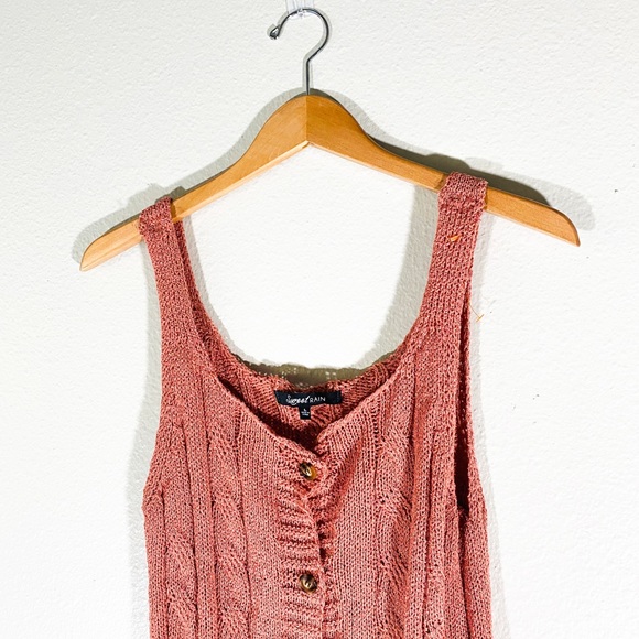 Coral pink knit crochet tank top - Picture 3 of 7